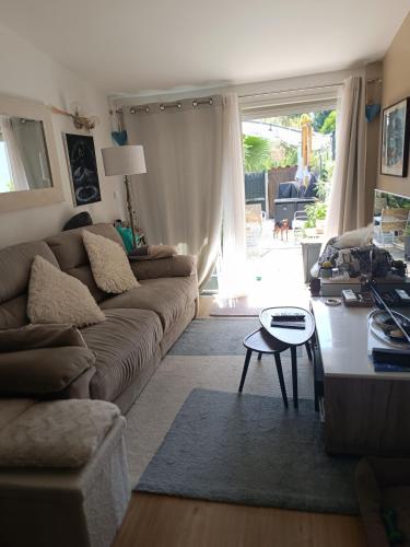 Maison hauteur Nice tesisinde bir oturma alanı
