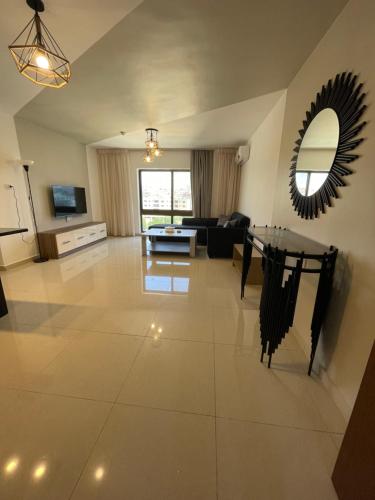TV a/nebo společenská místnost v ubytování 2bedroom aprt at 7th circle f-r4