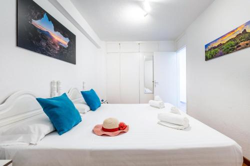Postel nebo postele na pokoji v ubytování 32 BRIGHT COPACABANA ocean view free WiFi