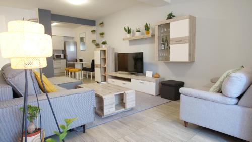 Spacious apartment with FREE private parking Pula