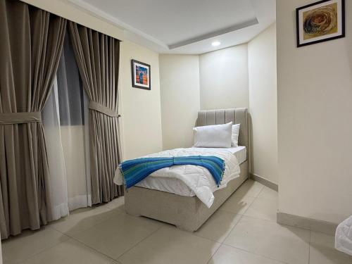 Gambar di galeri bagi DownTown Apartments Gulberg di Lahore