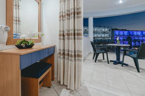 Gallery image of Christina Apartments in Tsilivi