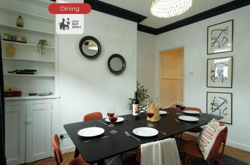 Ảnh trong thư viện ảnh của 2 BR Apartment By Littlepiggyrentals Short Lets & Serviced Accommodation Leicester With Wi-Fi, Free Parking & Outdoor Area ở Leicester