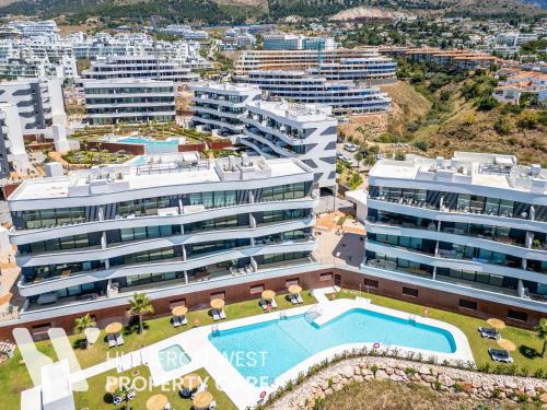 El Sol Sur - South-Facing Terrace with Pool Views, Fuengirola