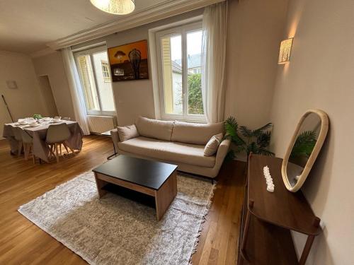 Grand T3 90m2 Haussmanien avec suite en centre ville et parking TOUT inclus