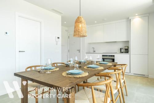 El Sol Sur - South-Facing Terrace with Pool Views, Fuengirola