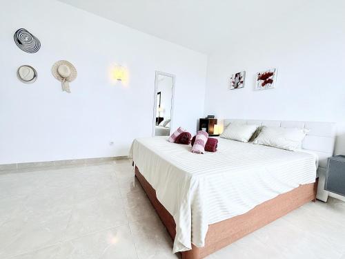 Ocean View, Spacious 2BR, Pool, Playa Paraiso PP601