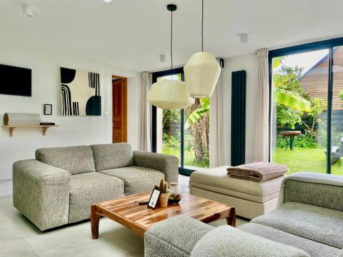 La Maison Rose - Côté Terre by Melrose