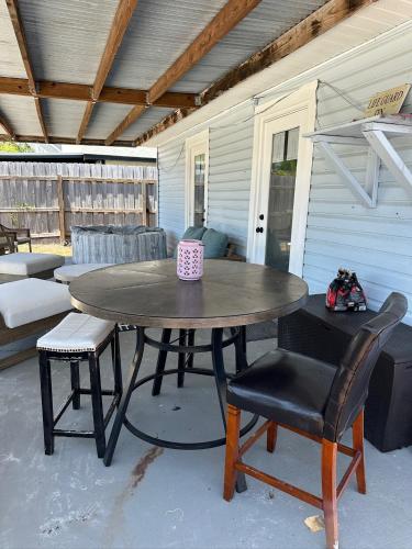 Φωτογραφία από το άλμπουμ του Beachside Bliss - Breakfast, Walk to Schooners, Sleeps 15, Fenced Privacy σε Panama City Beach