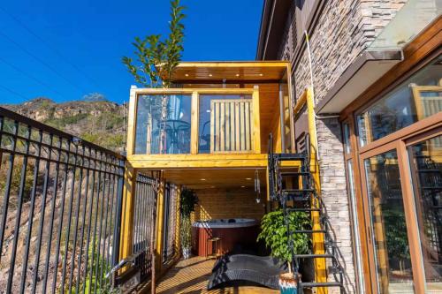 Balkoni atau teres di Dream Back Great Wall Boutique Villas in Beijing's Gubei Water Town