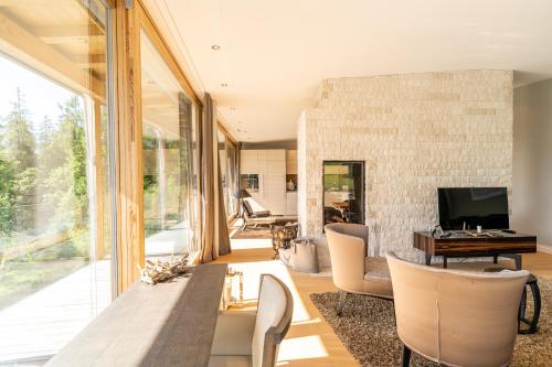 Edelweiss Mountain Suites 07-08