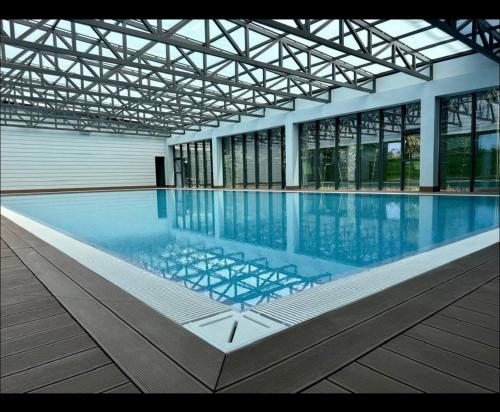 Kolam renang di atau dekat dengan Cozy apartment in Chakvi, close to Oasis and Botanical Garden