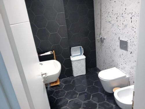 Ένα μπάνιο στο Wesley apartment Qerret