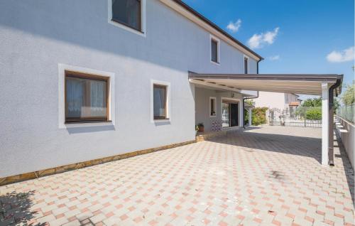 Gorgeous Apartment In Porec With Swimming Pool