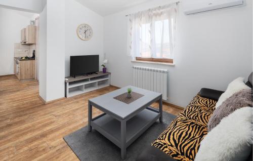 Gorgeous Apartment In Porec With Swimming Pool
