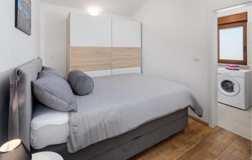 Gorgeous Apartment In Porec With Swimming Pool