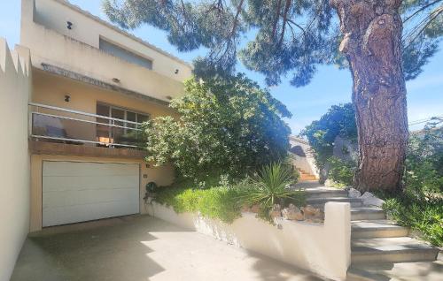 Stunning Home In Tourbes