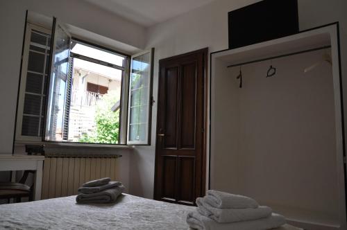 Μια τηλεόραση ή/και κέντρο ψυχαγωγίας στο Casa di Cinzia