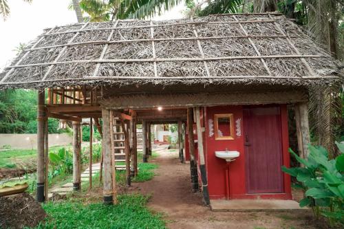 Фотография из галереи Temple tree garden beach в Варкале