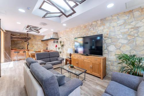 VB Moraleda Villa 4BR Sea Views