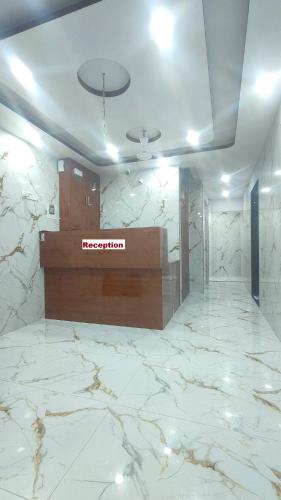 Ο χώρος του λόμπι ή της ρεσεψιόν στο Hotel Samrat Palace 2