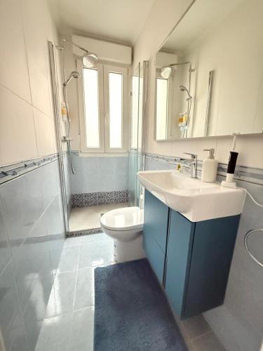 Habitación cerca del centro, baño y cocina compartida
