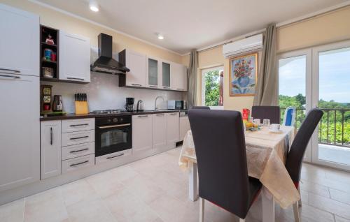 Stunning Apartment In Labin