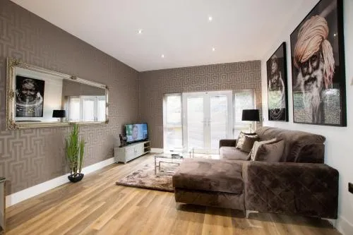 Rowan Tree - Your Apartment photo 68