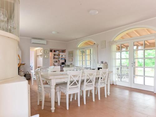 Η κουζίνα ή μικρή κουζίνα στο Holiday Home Le Pietre Focaie by Interhome