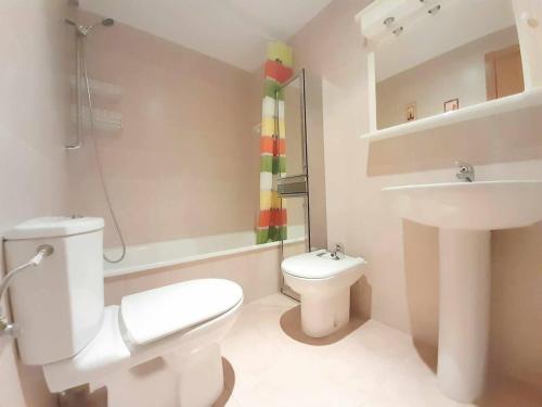 Un baño de Ayf colomeras espacioso playa morro de gos