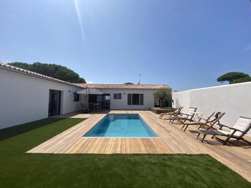 Swimmingpoolen hos eller tæt på La Villa du Petit Sergent