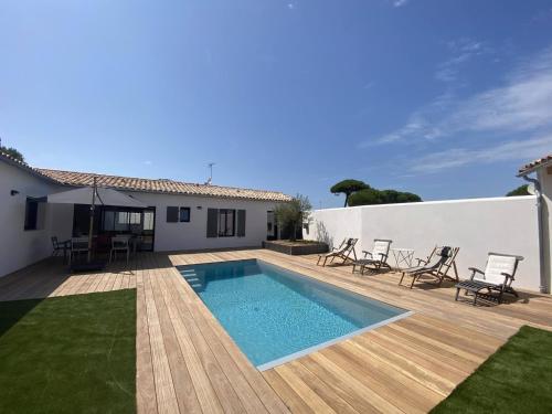 Swimmingpoolen hos eller tæt på La Villa du Petit Sergent