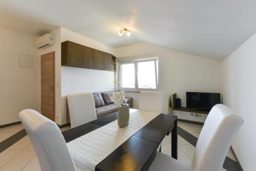 Apartmani Martin mit beheiztem Pool with heated Pool