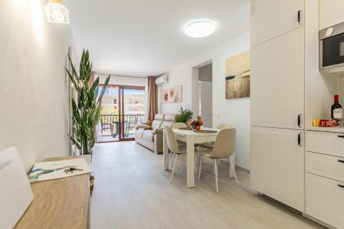 Bright seaside apartment in Los Cristianos - Achacay