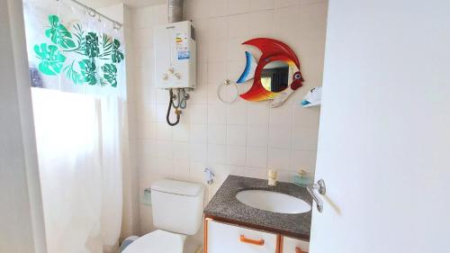 Ένα μπάνιο στο Apê 2 Qtos Beira Mar Piscina e Marina