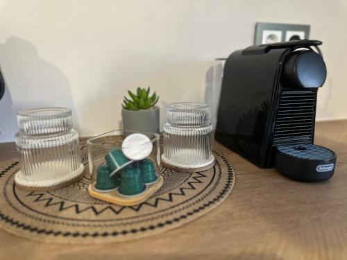 Kemudahan buat kopi dan teh di Arch Residence, studio 3, Vroulidia