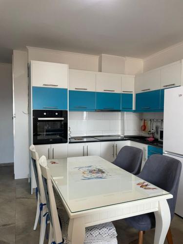 Central Stay tesisinde mutfak veya mini mutfak