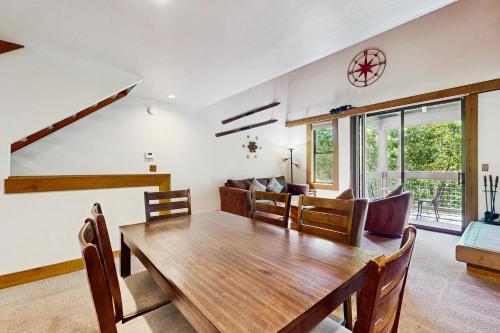 Posezení v ubytování Delightful Northstar Condo