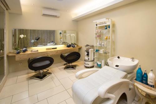 Phòng tắm tại Kuta Seaview Boutique Resort