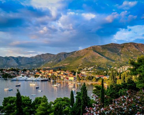 NEW! Villa With Heated Pool in Cavtat