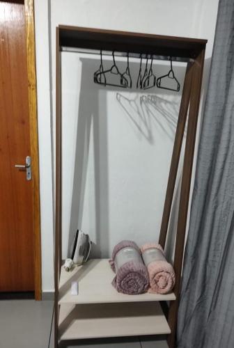ペーニャにあるCASA CLIMATIZADA COM HIDROMASSAGEM PRÓXIMO BETO CARRERO E PRAIAS - Casa 2 DuMar Hospedagemのギャラリーの写真