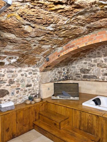 Φωτογραφία από το άλμπουμ του Suíte Sant Sebastià con jacuzzi, sauna y jardín σε Moià