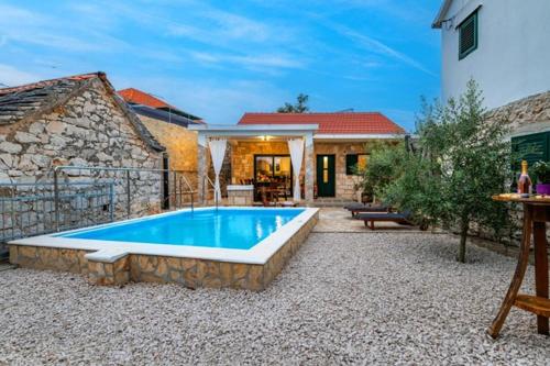 Villa Oaza Primošten With Heated Pool