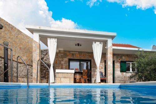 Villa Oaza Primošten With Heated Pool