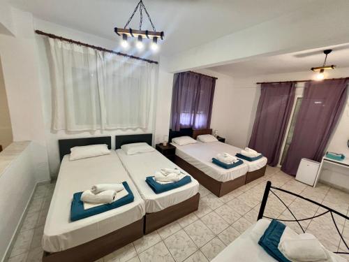 PELEKAN rooms and apartments athina 12