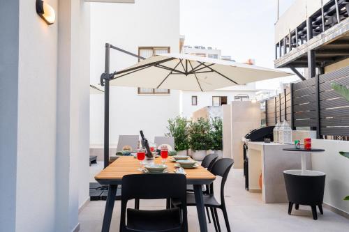 NiMar luxury city villa with jacuzzi