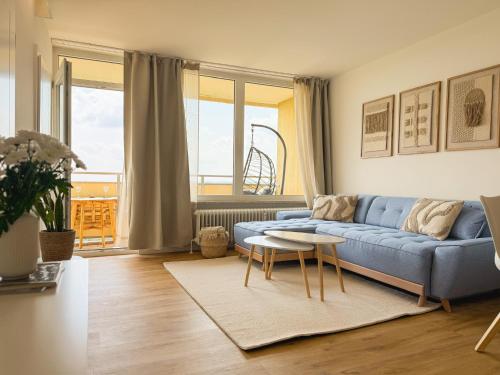 Ruang duduk di Apartment Rehberg 14 OG Panorama Balkon Pool Sauna