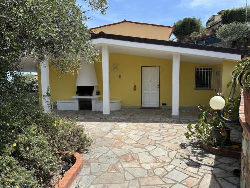 The building in which the holiday home is located