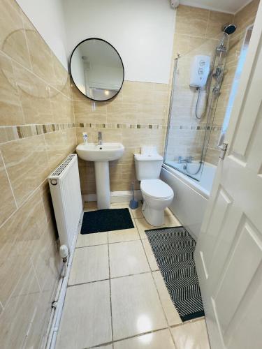 Ένα μπάνιο στο SwankyHome4Groups/Contractors/M5