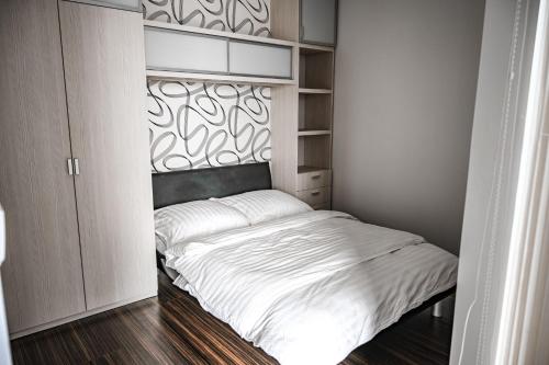 Bright and Cozy Apartment in Vienna Gate